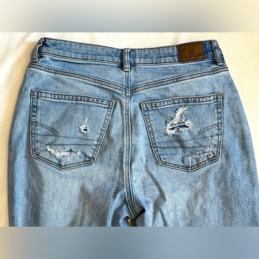 American Eagle Stretch Women’s Distressed Light Blue Mom Jeans Size 6 Short - Picture 12 of 14